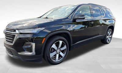 2023 Chevrolet Traverse LT