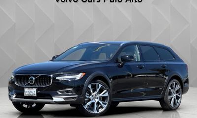 2025 Volvo V90CC Ultra