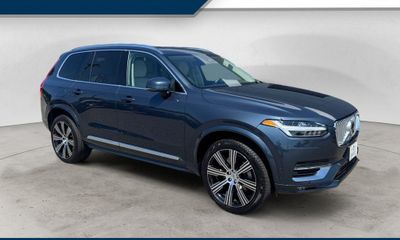 2025 Volvo XC90 Plus Bright