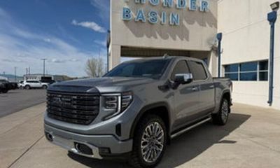 2025 GMC Sierra SLT