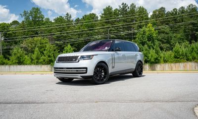 2023 Land Rover Range SE