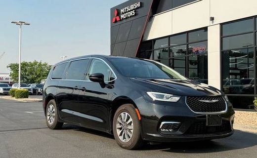 2024 Chrysler Pacifica Select