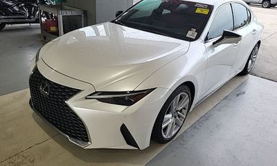 2023 Lexus IS 300 Comfort