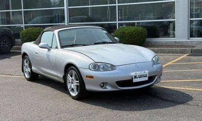 2004 Mazda MX-5 LS