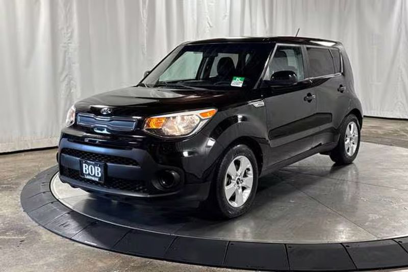 2017 Kia Soul — a typically priced live listing