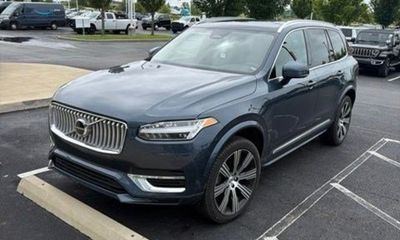 2025 Volvo XC90 Core