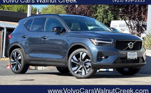 2026 Volvo XC40 Ultra Dark