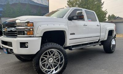2017 Chevrolet Silverado High Country