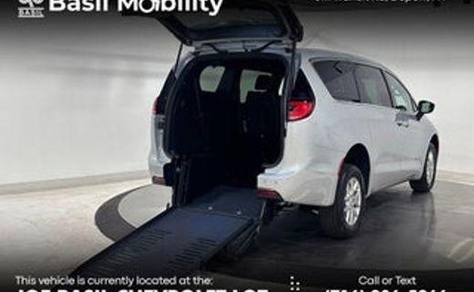 2026 Chrysler Pacifica Select