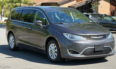 2019 Chrysler Pacifica Touring Plus