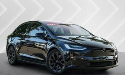 2022 Tesla Model X Plaid