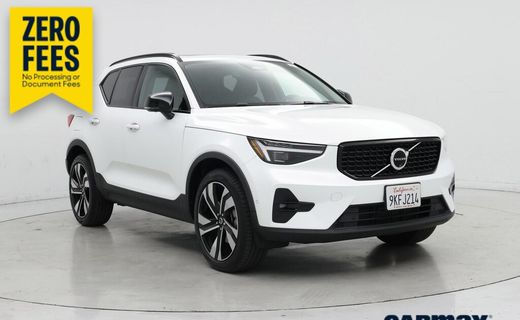2024 Volvo XC40 Plus Dark