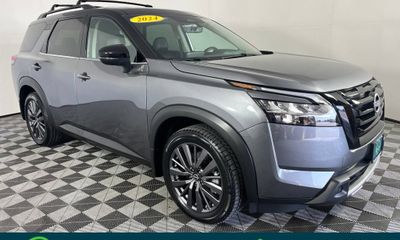 2024 Nissan Pathfinder SL