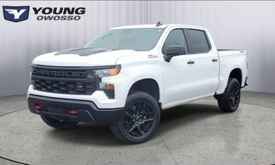2025 Chevrolet Silverado Trail Boss Custom