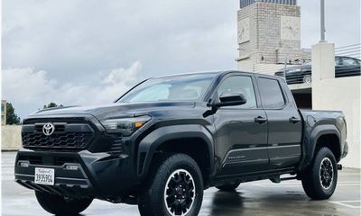 2025 Toyota Tacoma SR5