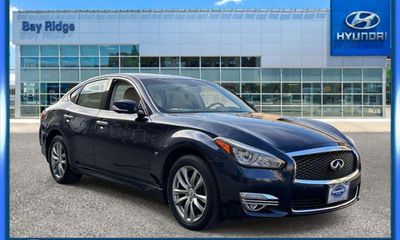 2015 Infiniti Q70 37
