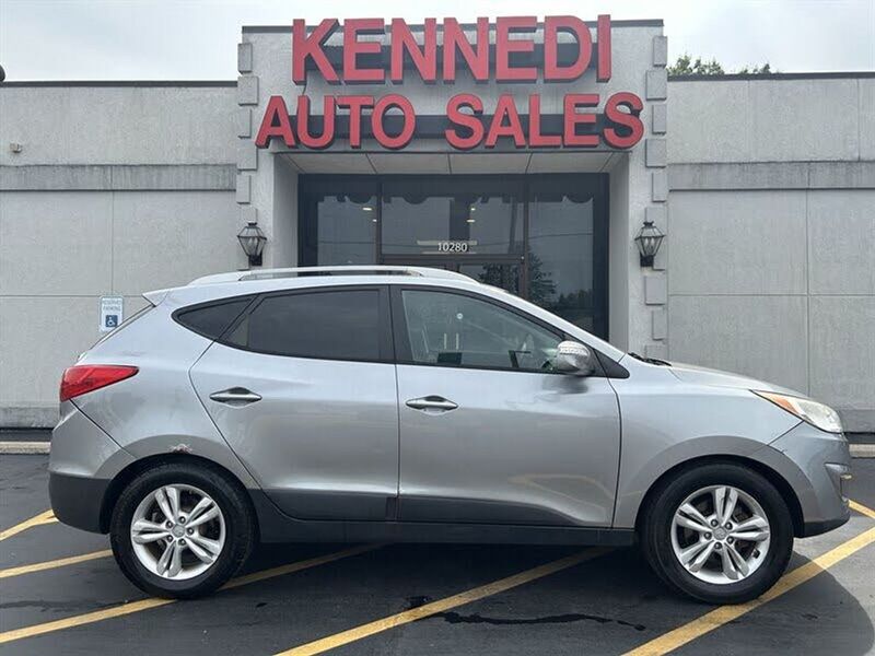 2013 Hyundai Tucson — a typically priced live listing