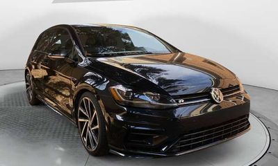 2018 Volkswagen Golf R Base