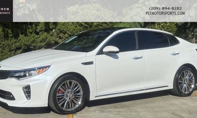 2016 Kia Optima HGS