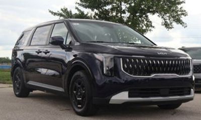 2027 Kia Carnival SX