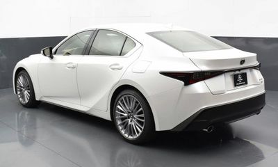 2023 Lexus IS 300 Premium
