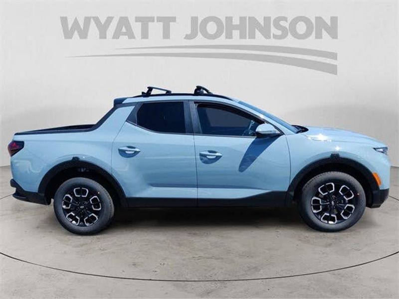 2023 Hyundai Santa Cruz — a typically priced live listing