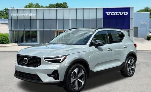 2026 Volvo XC40 Plus Dark