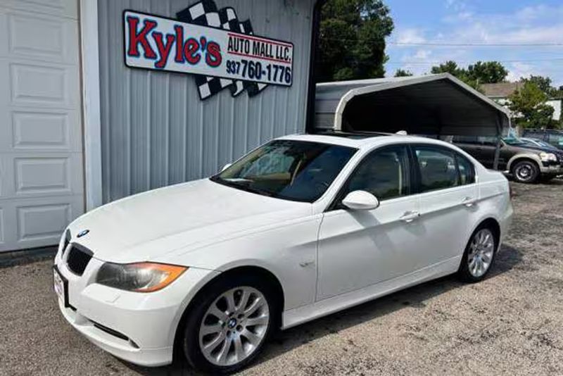 2006 Bmw 330I — a typically priced live listing