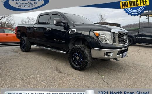 2017 Nissan Titan SV