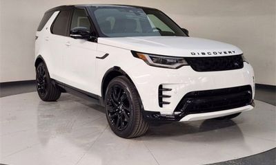 2025 Land Rover Discovery P360 Dynamic SE