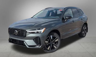 2026 Volvo XC60 Plus Dark