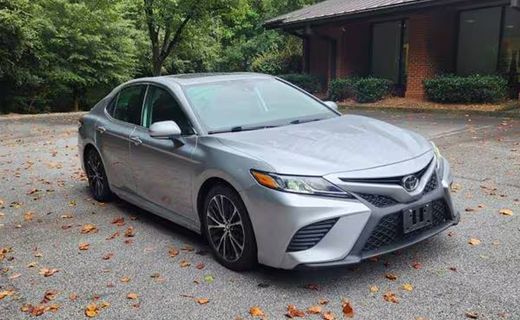 2020 Toyota Camry SE