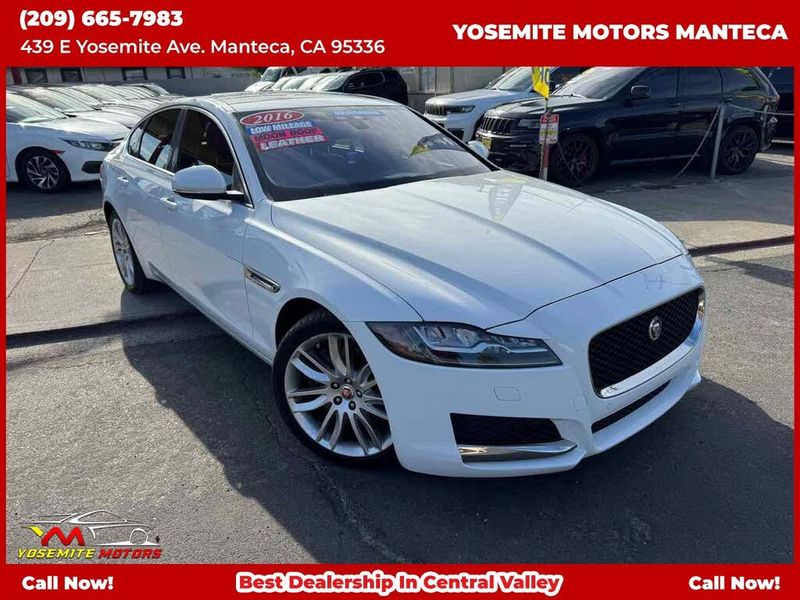 2016 Jaguar XF — a typically priced live listing