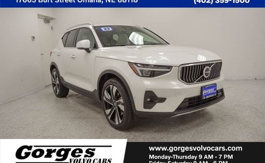 2023 Volvo XC40 Ultimate Bright