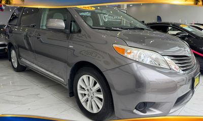 2017 Toyota Sienna LE