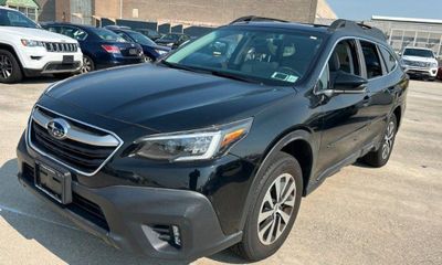 2020 Subaru Outback Premium M R
