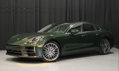 2026 Porsche Panamera 4