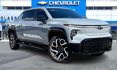 2025 Chevrolet Silverado 3SP RST