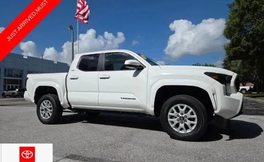 2025 Toyota Tacoma SR5