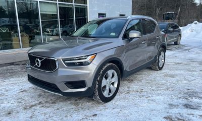 2022 Volvo XC40 Momentum Excl S60