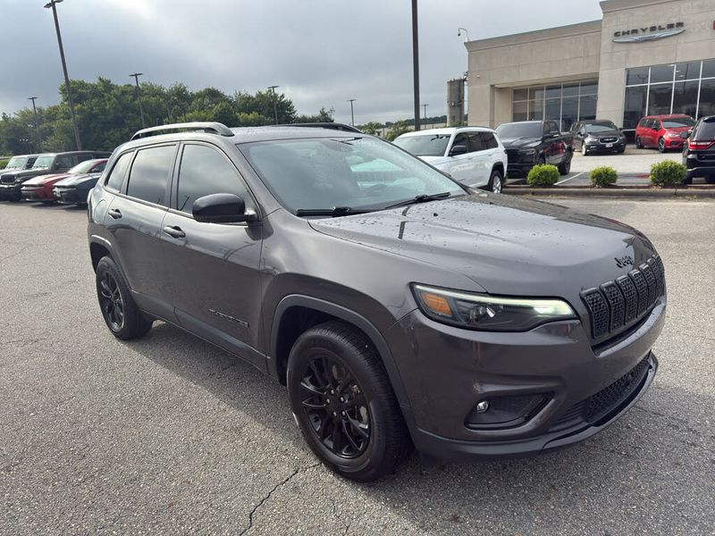 2023 Jeep Cherokee — a typically priced live listing