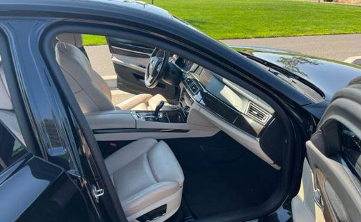 2012 BMW 750i Alpina B7