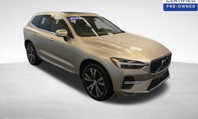 2023 Volvo XC60 Plus Bright