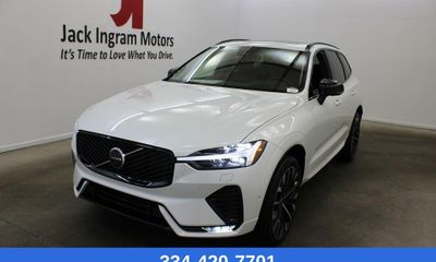 2026 Volvo XC60 Ultra Dark