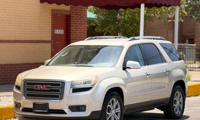 2016 GMC Acadia SLT 1