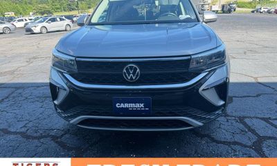 2022 Volkswagen Taos 4Motion SE