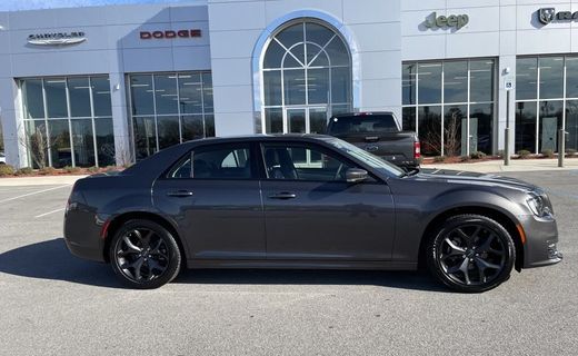 2023 Chrysler 300 Touring L