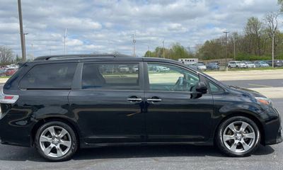 2017 Toyota Sienna SE Premium