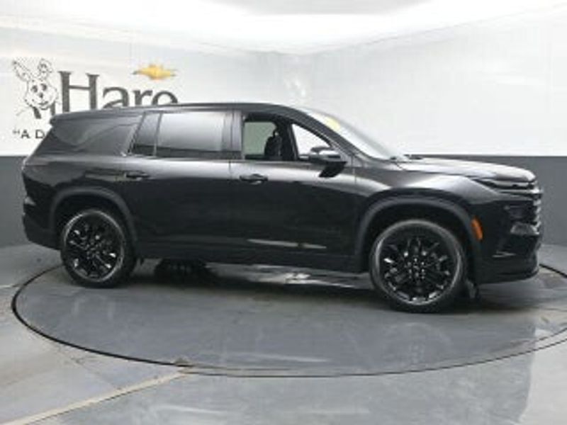 2023 Chevrolet Traverse — a typically priced live listing