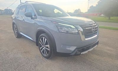 2024 Nissan Pathfinder Platinum
